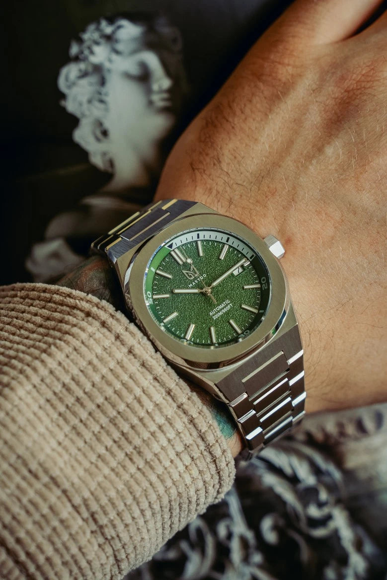 Diver. It does not adapt to conditions. It was built for them